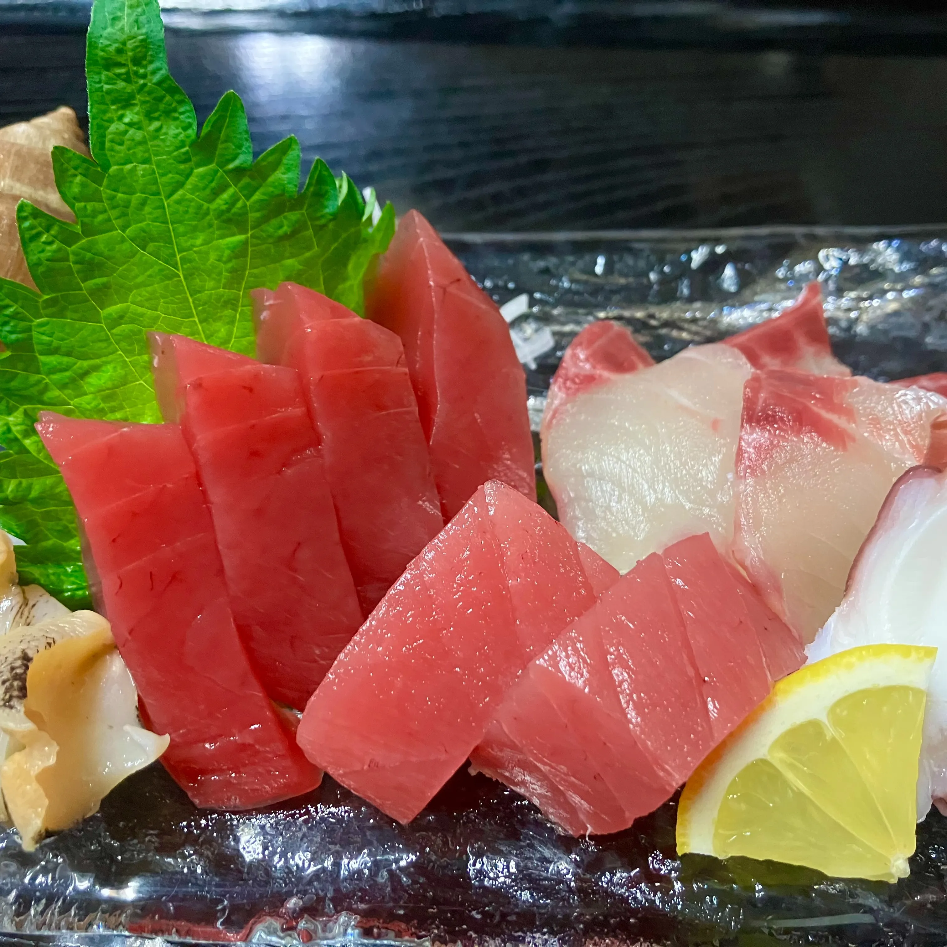 新鮮で上質な特上天然南マグロが入荷しました。