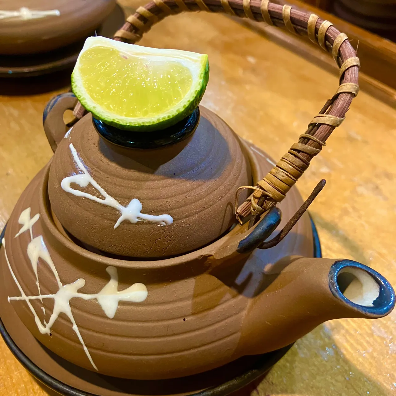 当店の特製「大粒のバイ貝うま煮」はいかがでしょうか。