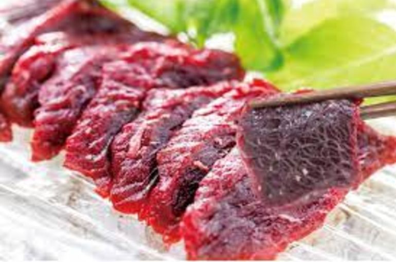 クジラのお刺身入荷！近海生マグロに厚岸の殻カキ、自家栽培の新鮮野菜も！