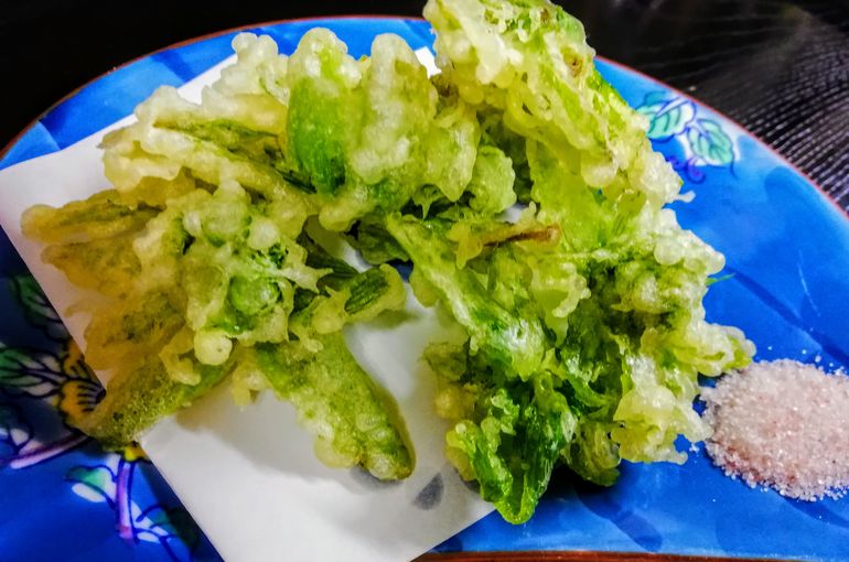 春の味覚　ふきのとうの天ぷら　ホタルイカ入荷！